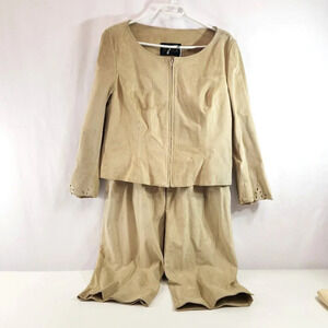 Danier Matching 2-Piece Suede Jacket & Crop Pants Size  12